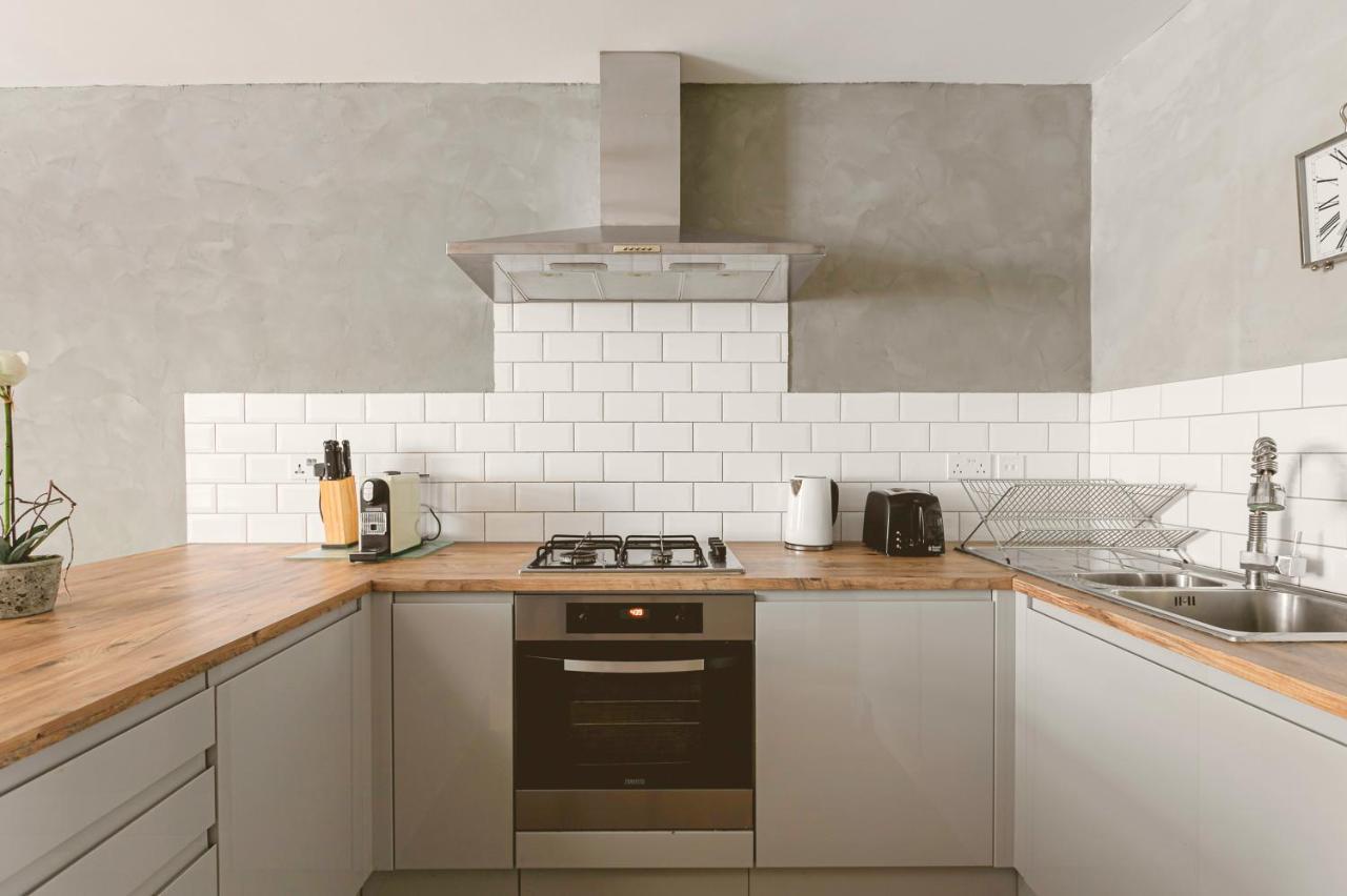 Penthousestays Nr Notting Hill - Luxury 2 Bedroom King Bed Apartment - Near Portobello Road 런던 외부 사진